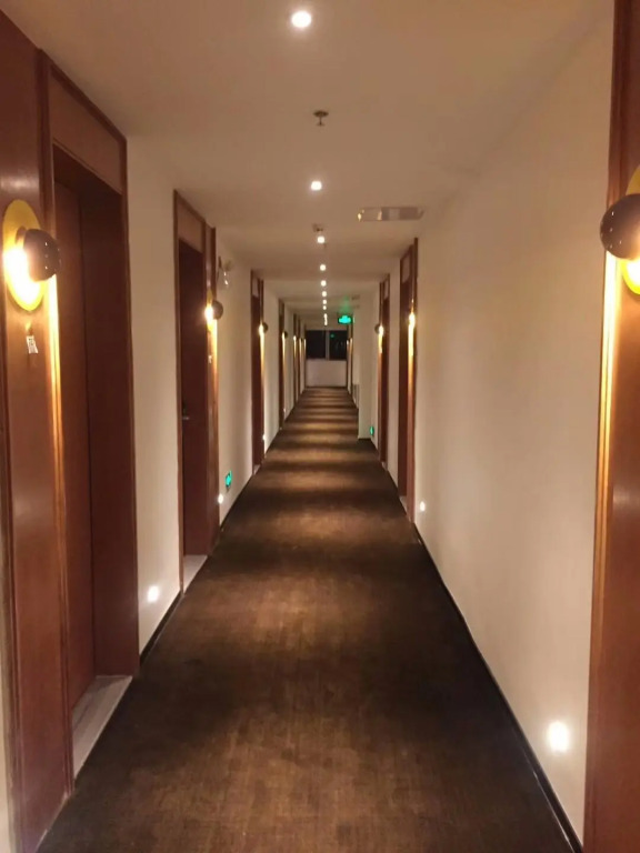 IU Hotels·Maoming South Renmin Road Youcheng Building