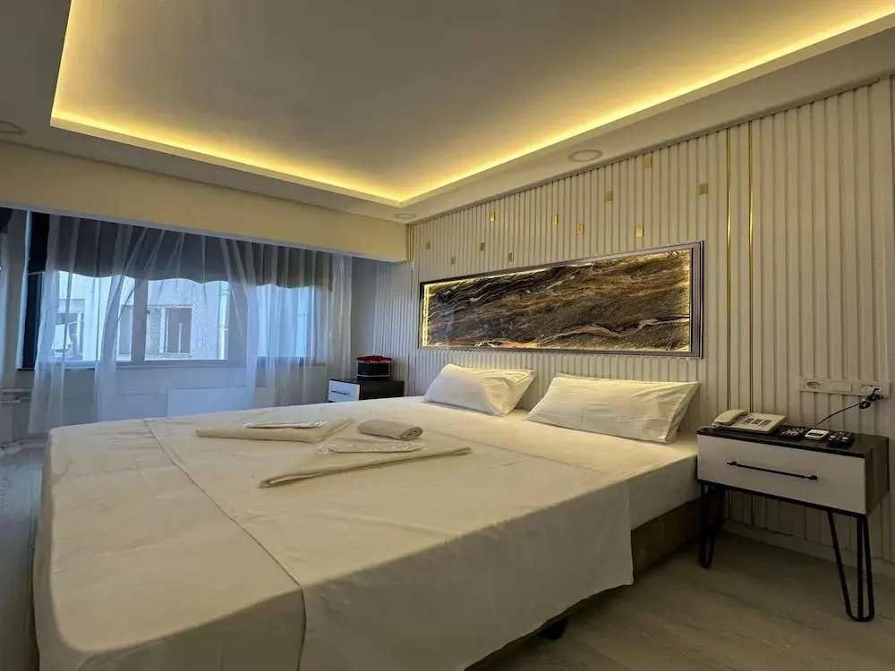 Asıl Kosova Hotel