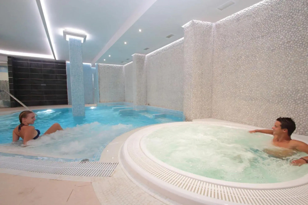HL Suites Nardos - Only Adults
