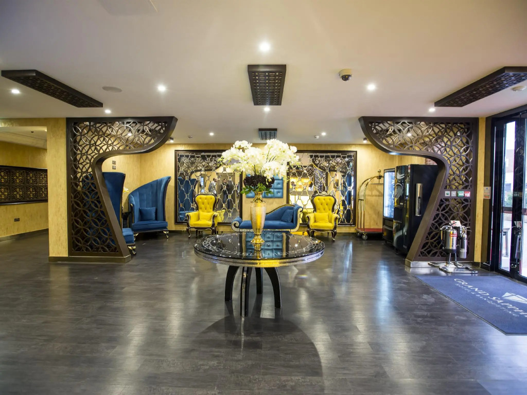 Grand Sapphire Hotel & Banqueting