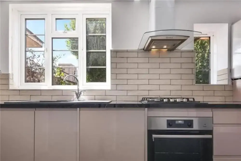 Limehouse Townhomes A Modern 4-bedroom 3-bathroom Townhome With a Private Garden