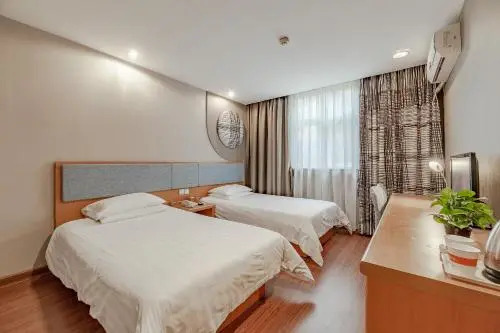 Home Inn Chengdu Wuhouci Roma Holiday Square