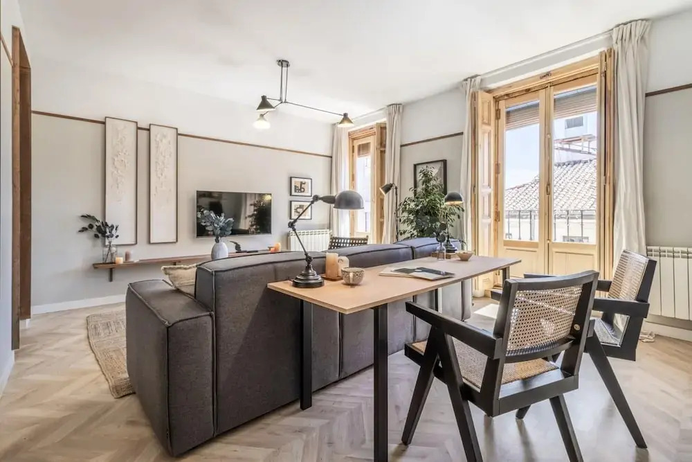 Ainsa - 4 Bedrooms in Malasa a