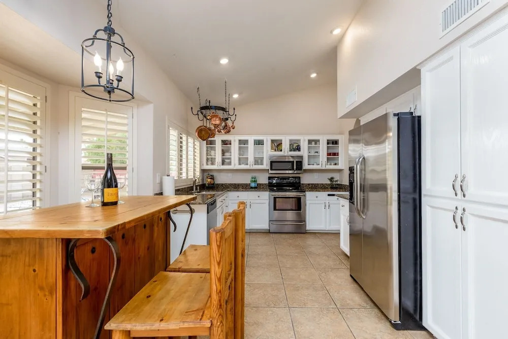 Casa Willow 4 Bedroom Home by RedAwning