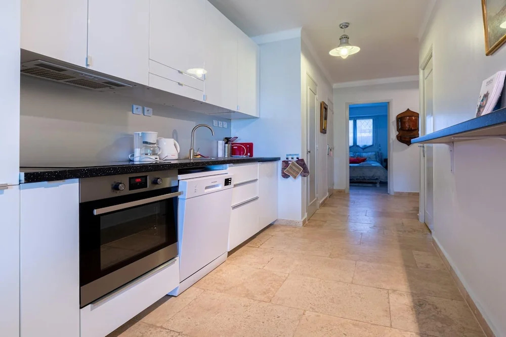 VANEAU Incroyable appartement avec jardin et vue mer