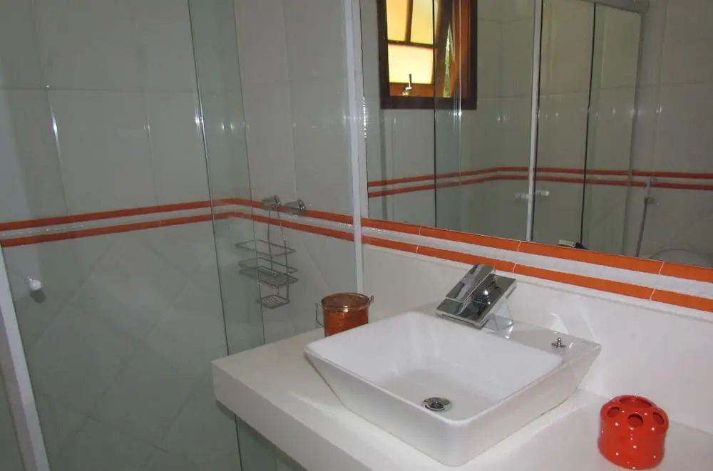 Casa em Condomínio Prox a R das Pedras