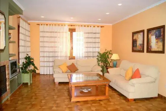 Villa near the beach, with garden, in Denia