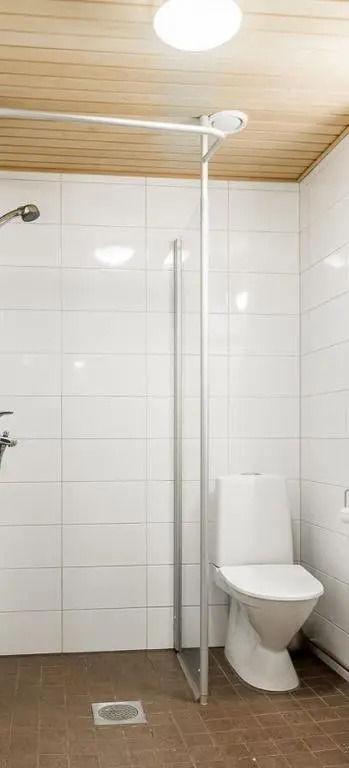 Helsinki Bed-Sänky-Кровать-床-سرير-Camainto into Airport-Centre-University-BusTrainStation