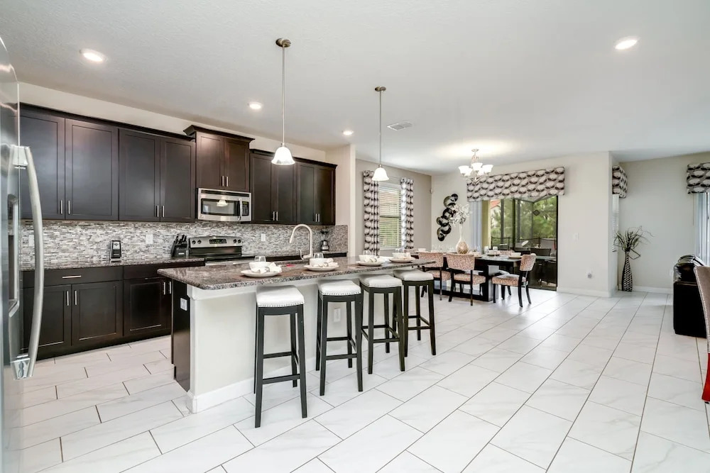 6bed 5Ba Villa Game Room Pool Spa