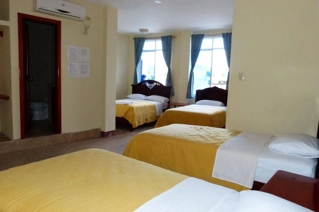 Gloria - Galápagos Inn