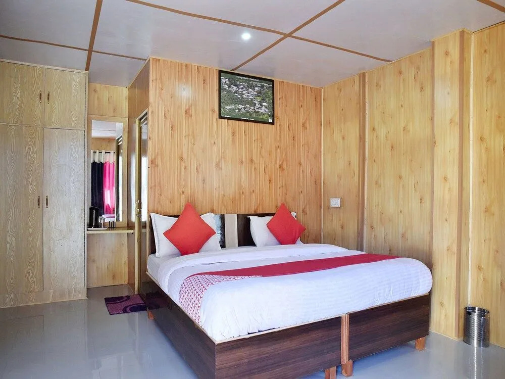 OYO 10633 The Shivalaya Retreat With In