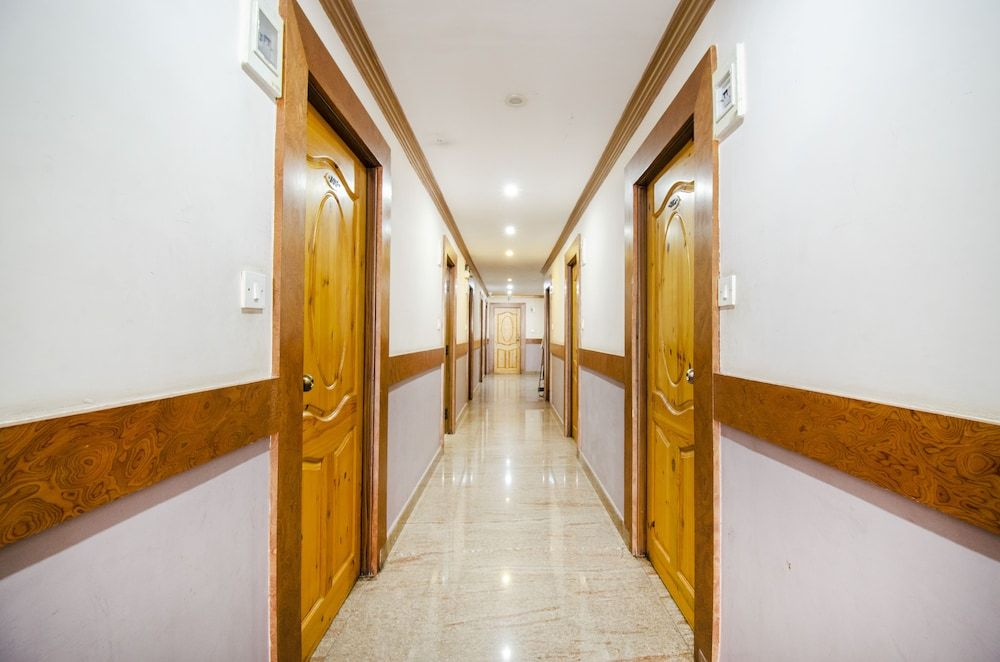 FabExpress Emirates Suites