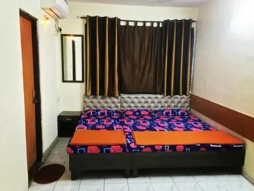 Sairatna Hotel