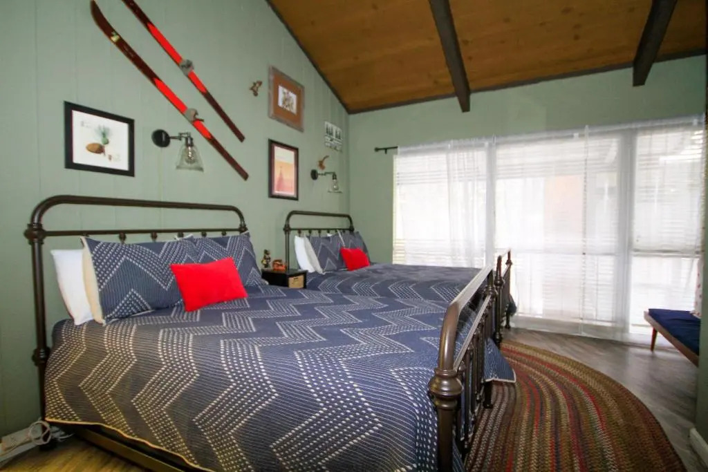 Mammoth Ski Racquet Club 67