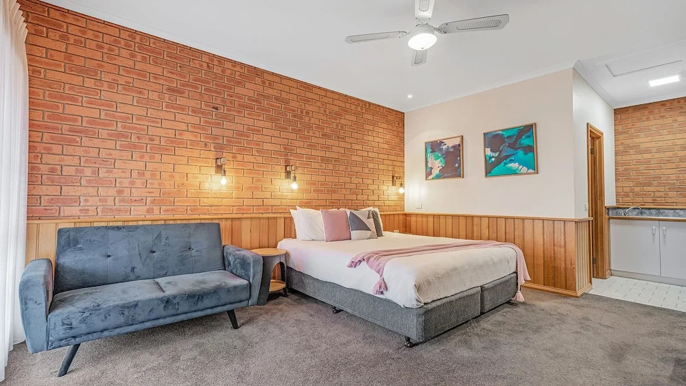 Golden River Motor Inn