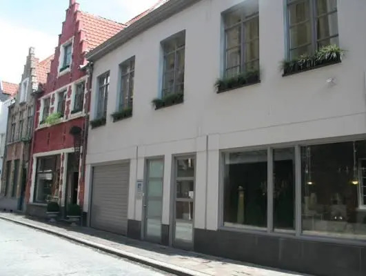 B&B Con Ampère