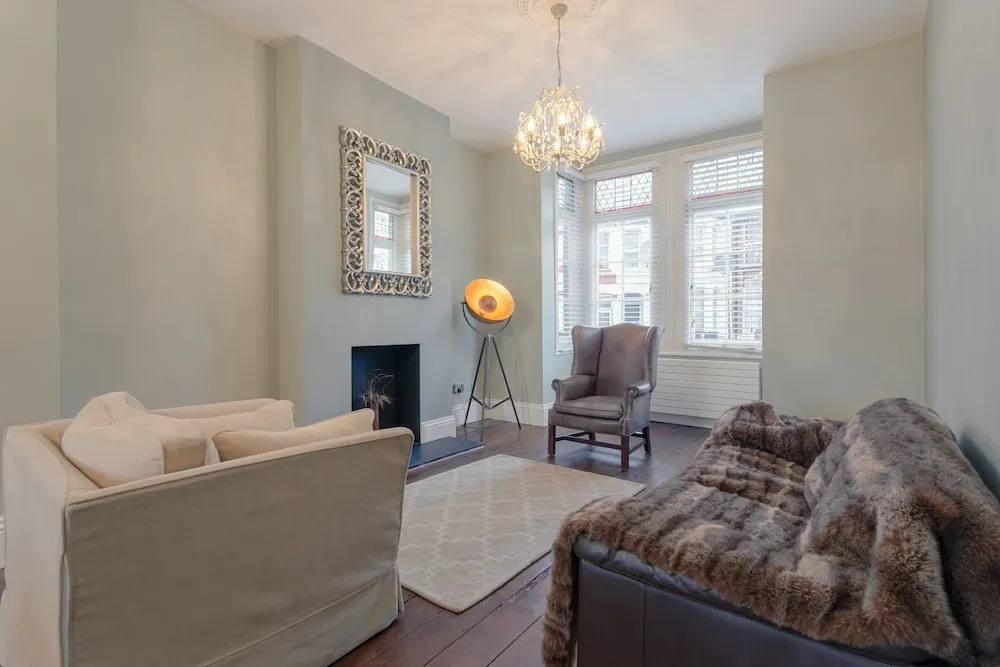 4 Bedroom Victorian House Near Notting Hill