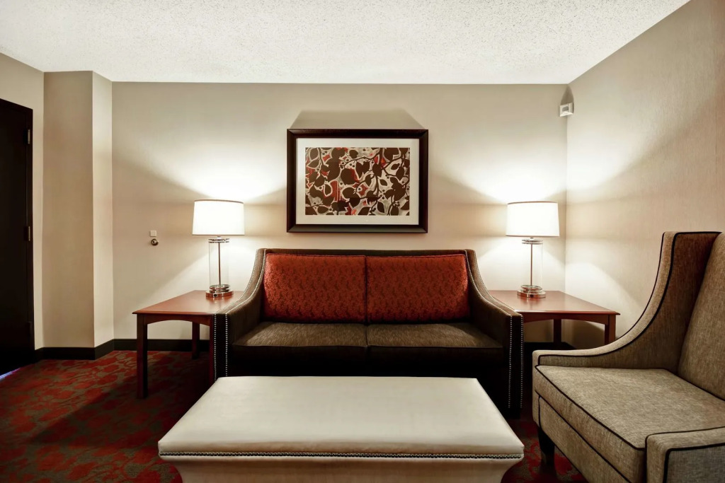 Embassy Suites by Hilton Dulles Airport