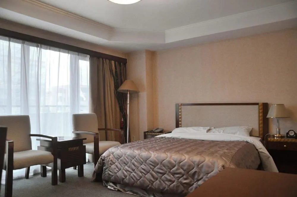 Longtou Hotel