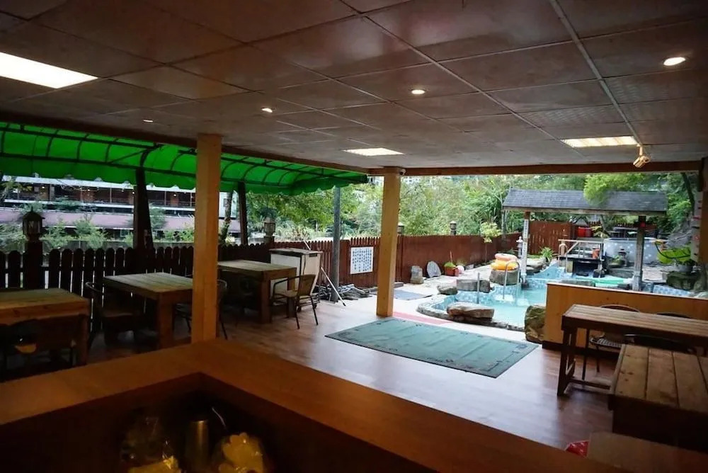 Hooja hotel