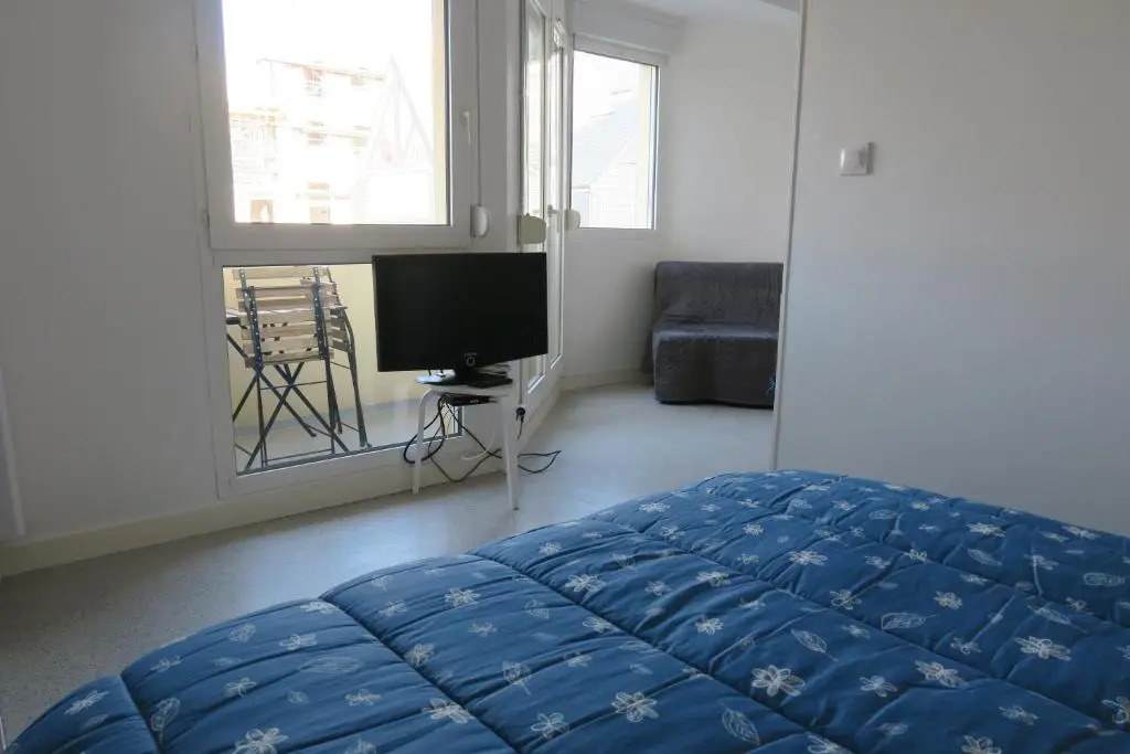 Appartement avec balcon à 20m de la plage de Trestraou à PERROS-GUIREC Ref 853