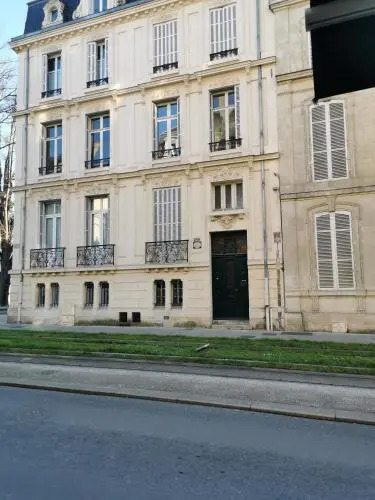 Suite Thiers 33G