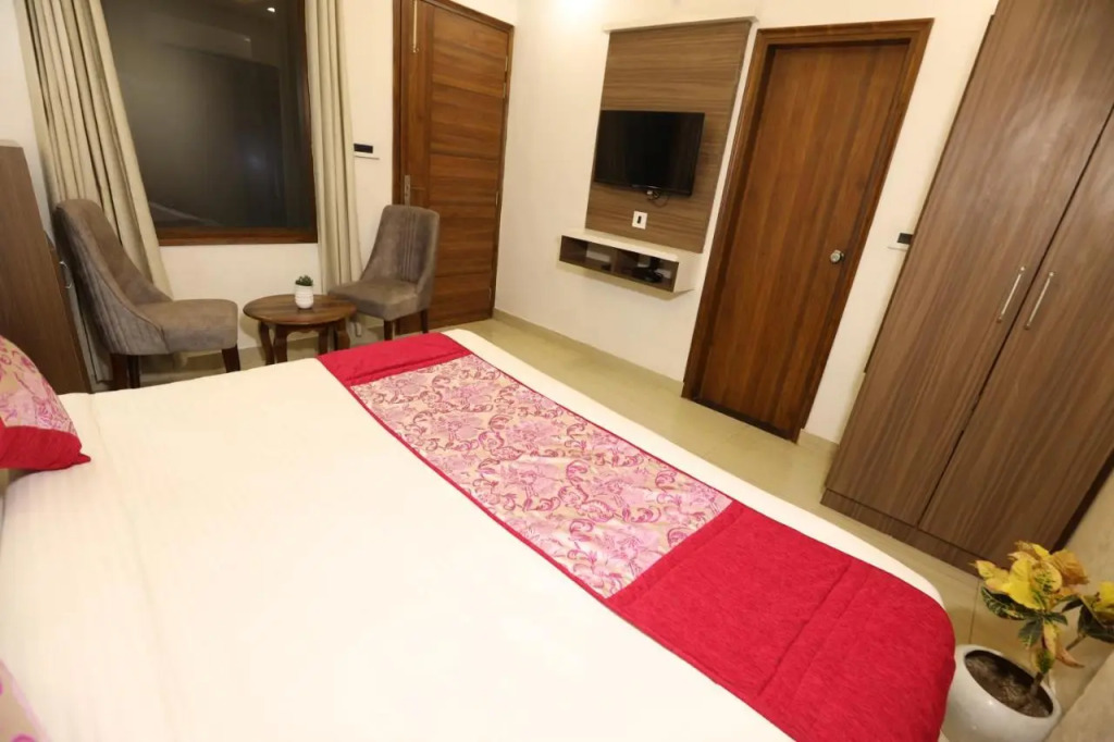 Hotel Lavit Couple Friendly near Faridabad Metro station