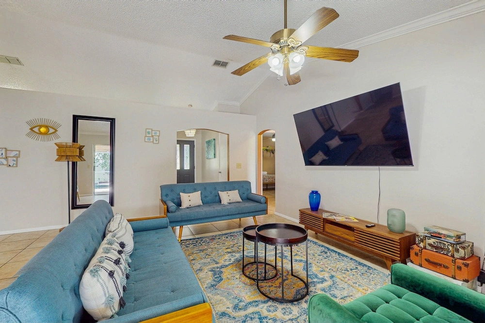 Spacious Home W/private Pool, Hot Tub & Game Room Near Disney