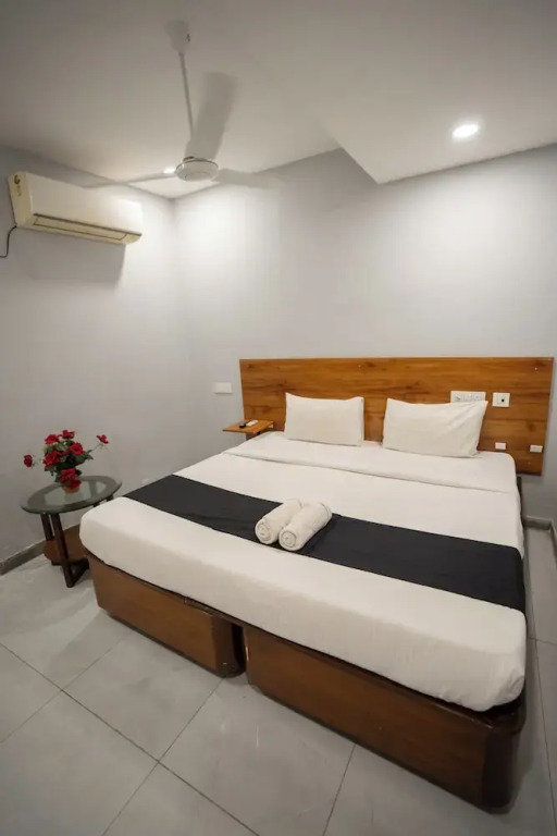 FabHotel Vaishnavi Classic