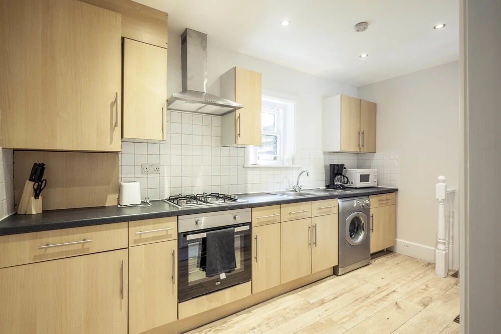 Bright Mornington Avenue Apartment II- KDW02