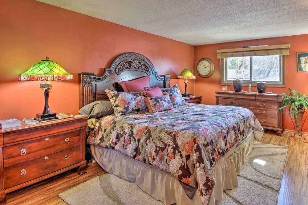 Private Dock, Waterfront Views! Sunrise Beach Home