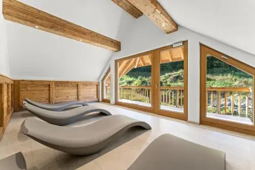 SCHWARZENBACH - Apartments & Rooftop Pool