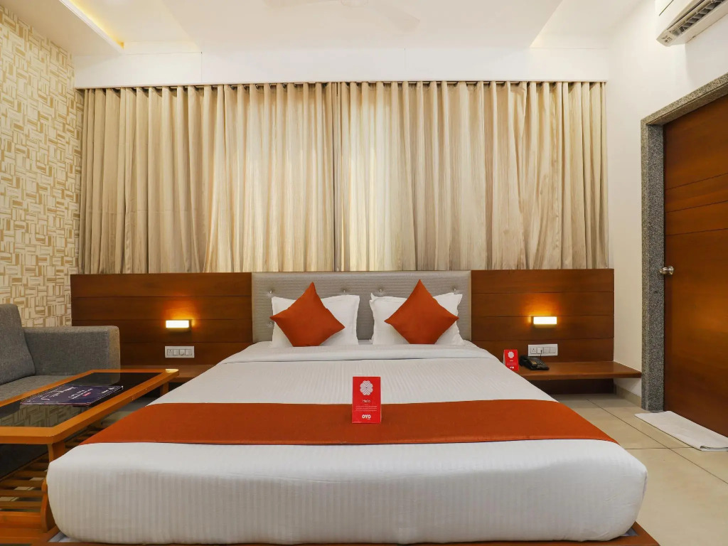 OYO 9687 Hotel Avista