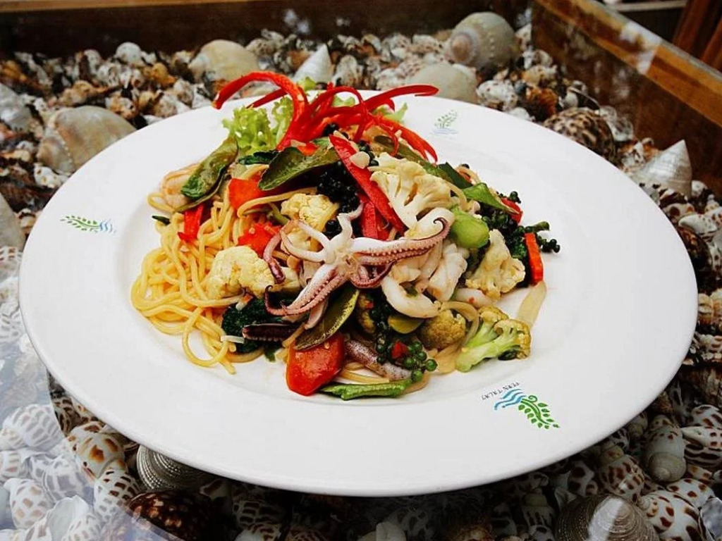 Baan Fern Talay