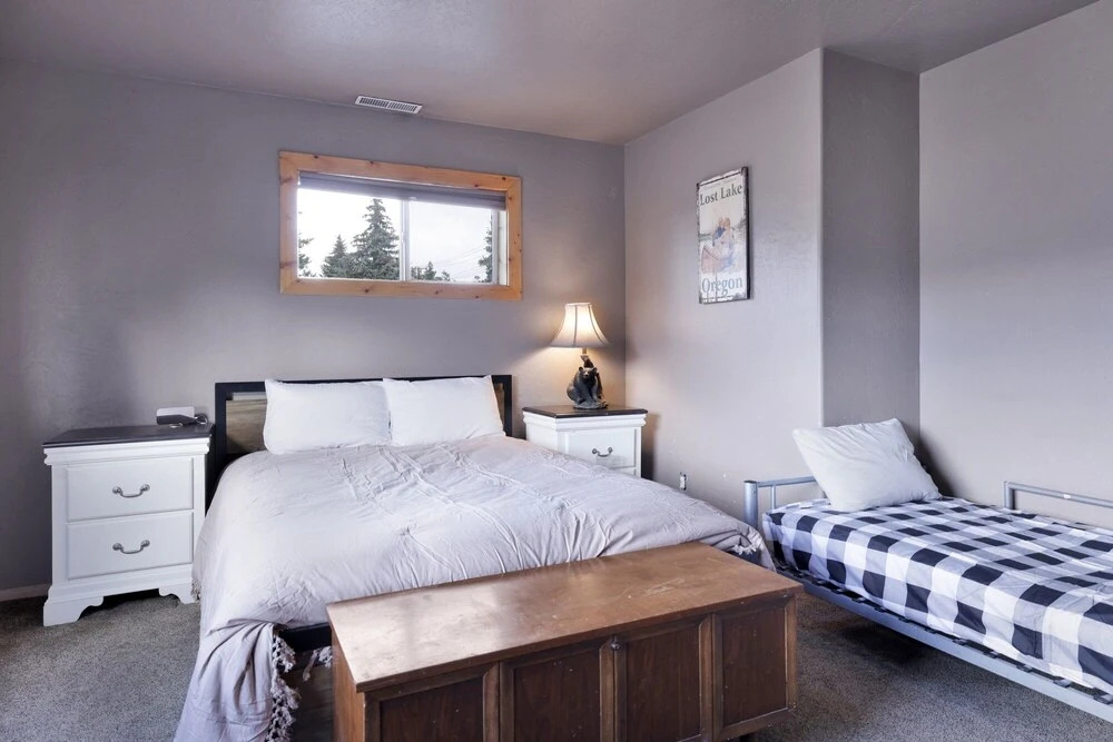 2130-bear City Ranch 4 Bedroom Home by Redawning