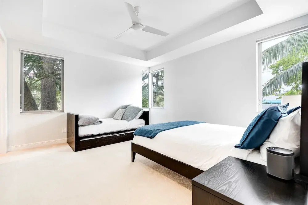 NEW 3-story Townhome With Pool Room Expansive Balcony Seconds Away From Las Olas