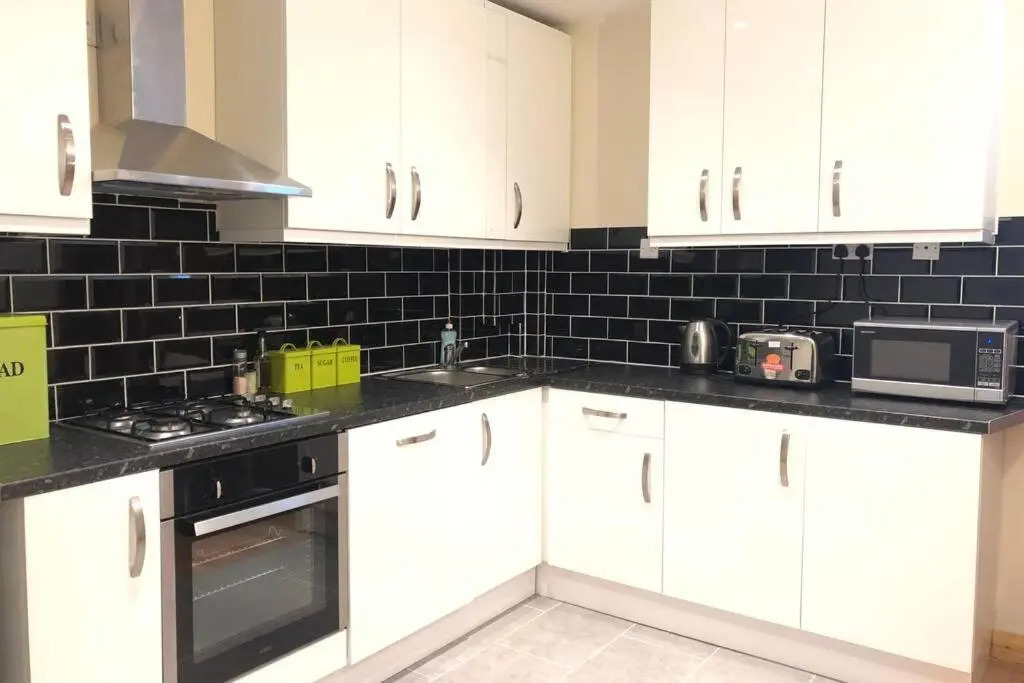 S6 Ensuite Loft Studio Space (Sandycroft Guest House)