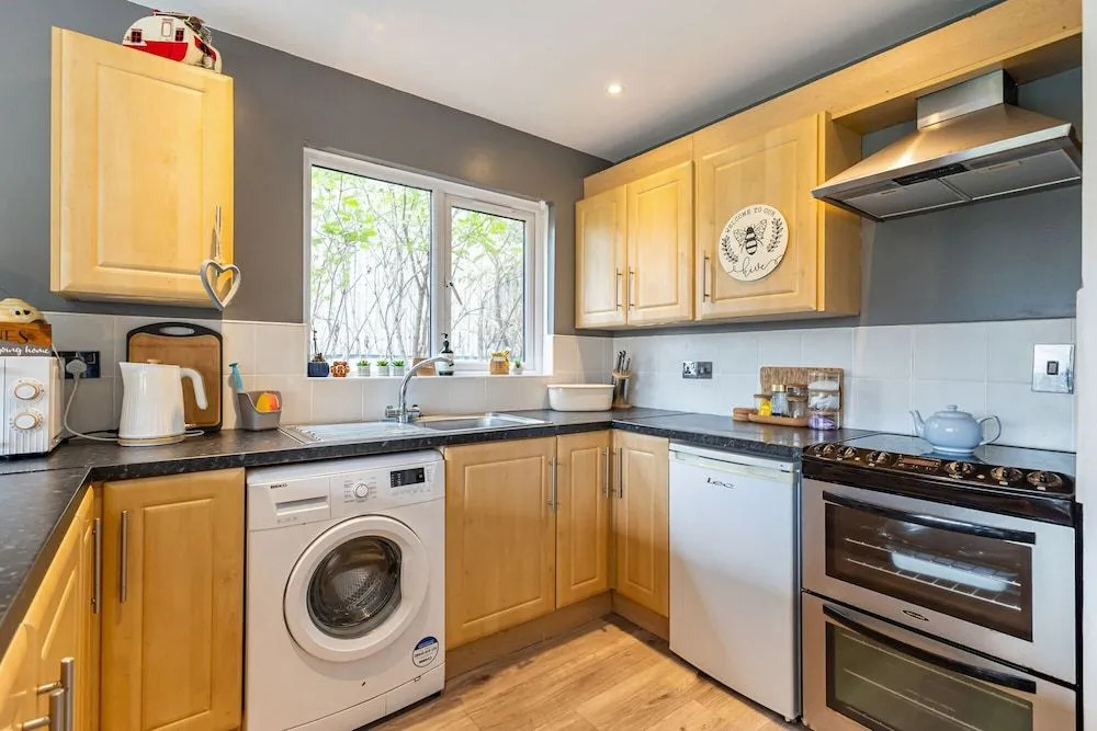 Central Apartment 3B