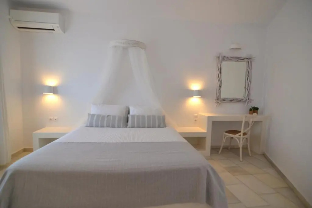Artemis Hotel