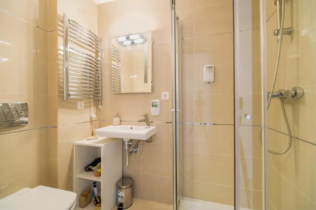 Charming 2-Bedroom, Silver Mountain, A Building