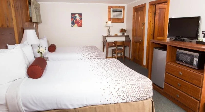Knotty Pine Motel