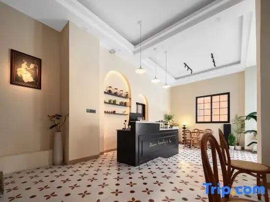 Salut Café Homestay