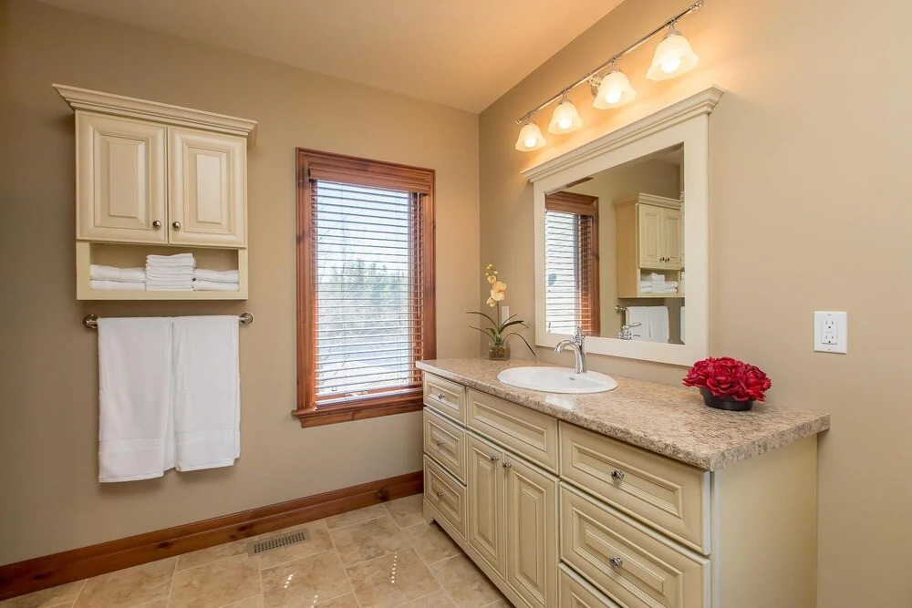 Endless Summers ~ Fabulous oasis with a designer’s touch!
