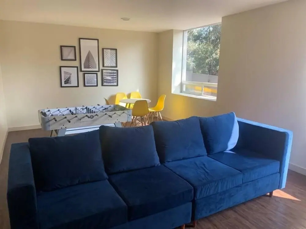 Modern Apartment With Coworking GYM and Garden