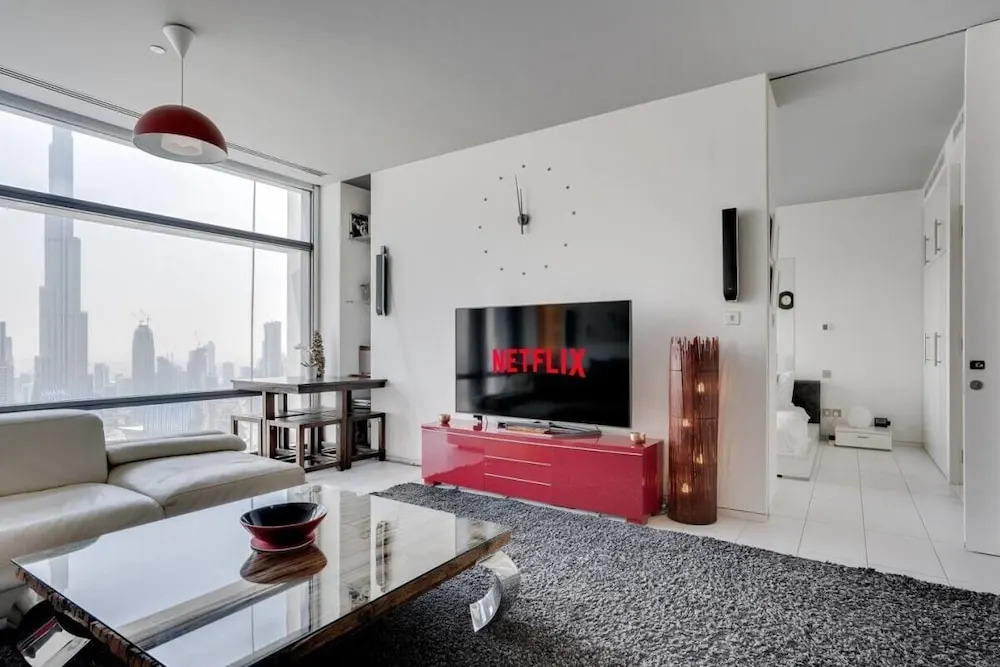 Amazing Skyline Views Apartment in Index Tower