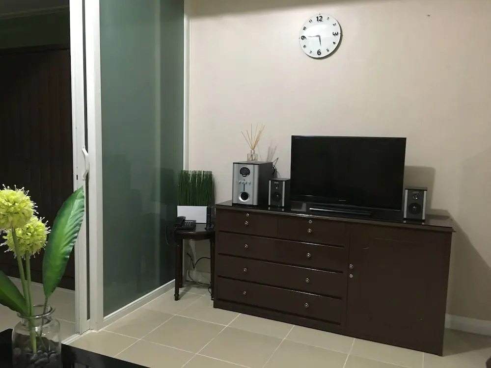 Robinsons Studio W Balcony Rpr03