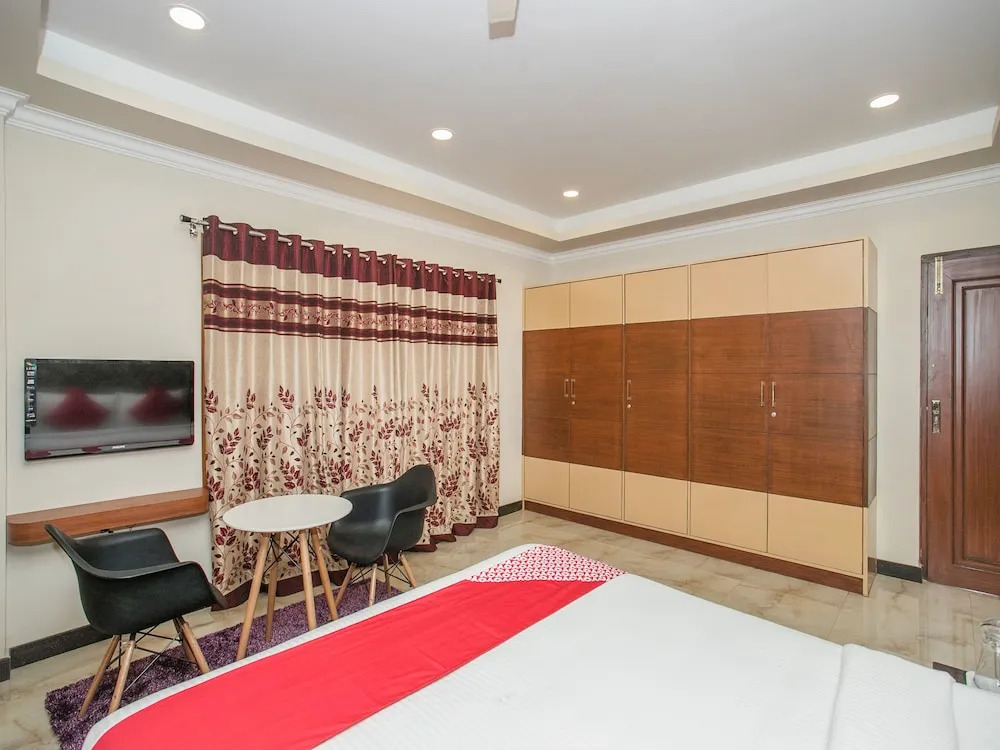 OYO 14835 Wagtail Suites
