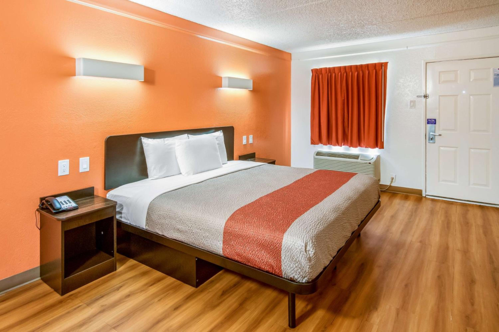 Motel 6-Euless, TX - DFW West