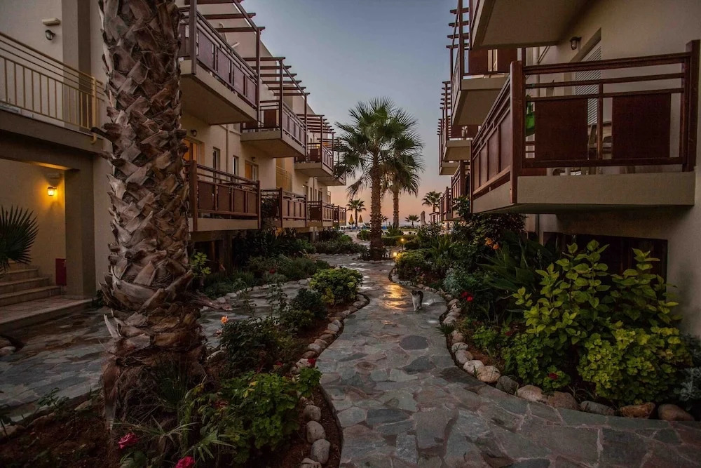Ilian Beach & Apartments