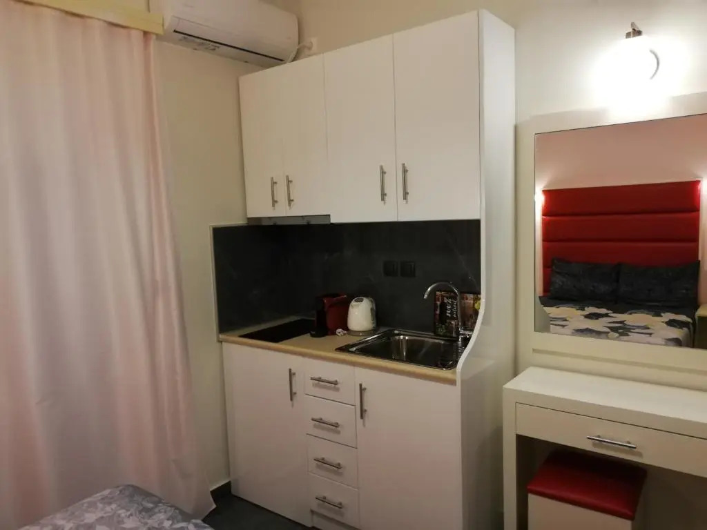 Spiros Rooms